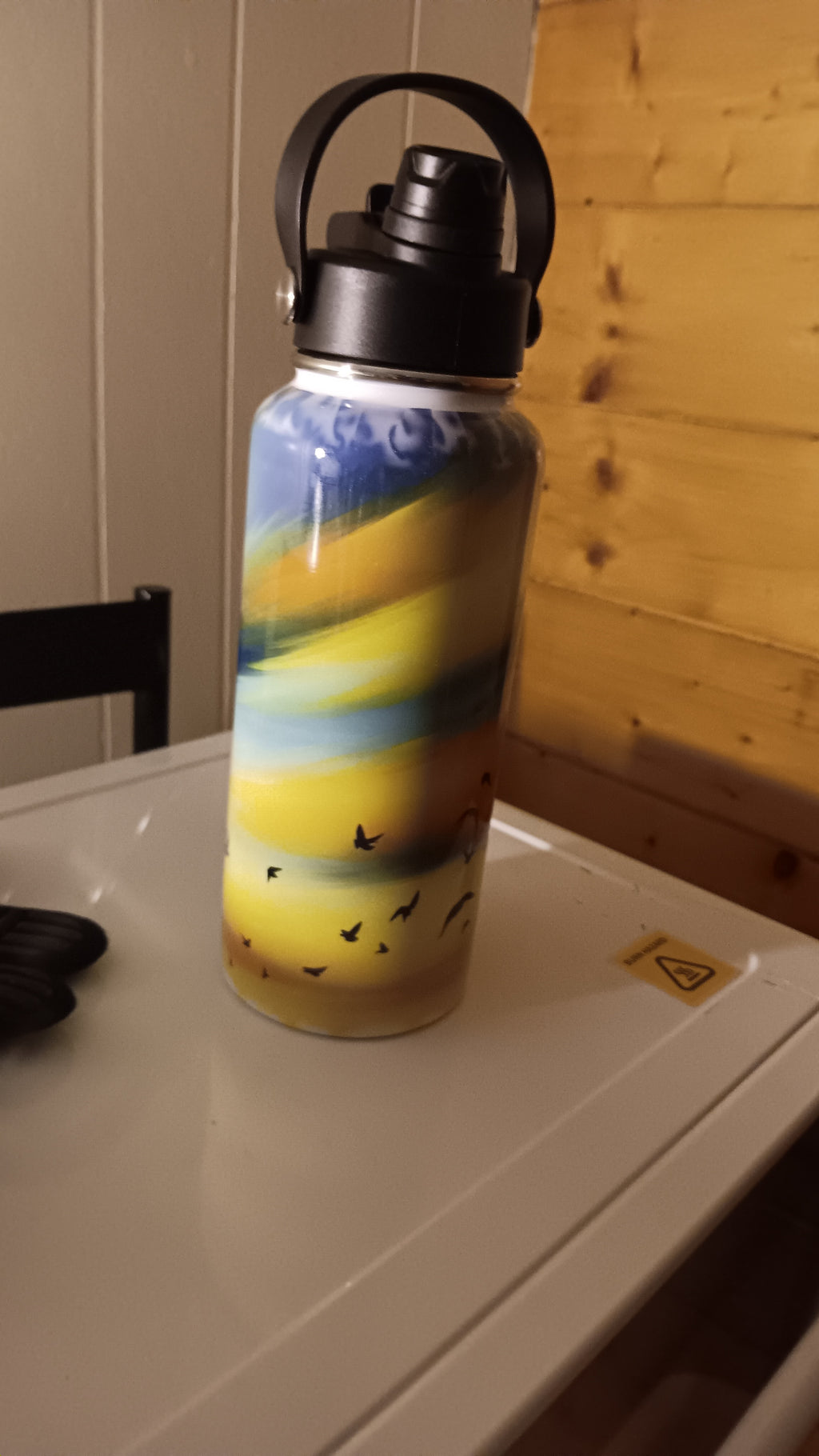32 oz bird themed Hydro Tumbler with a handle, pour spout and closing straw.